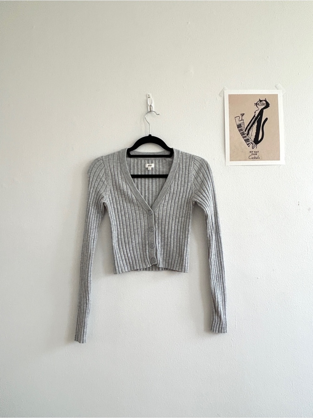 Cropped Ribbed V-Neck Cardigan Sweater - Light Gray XS